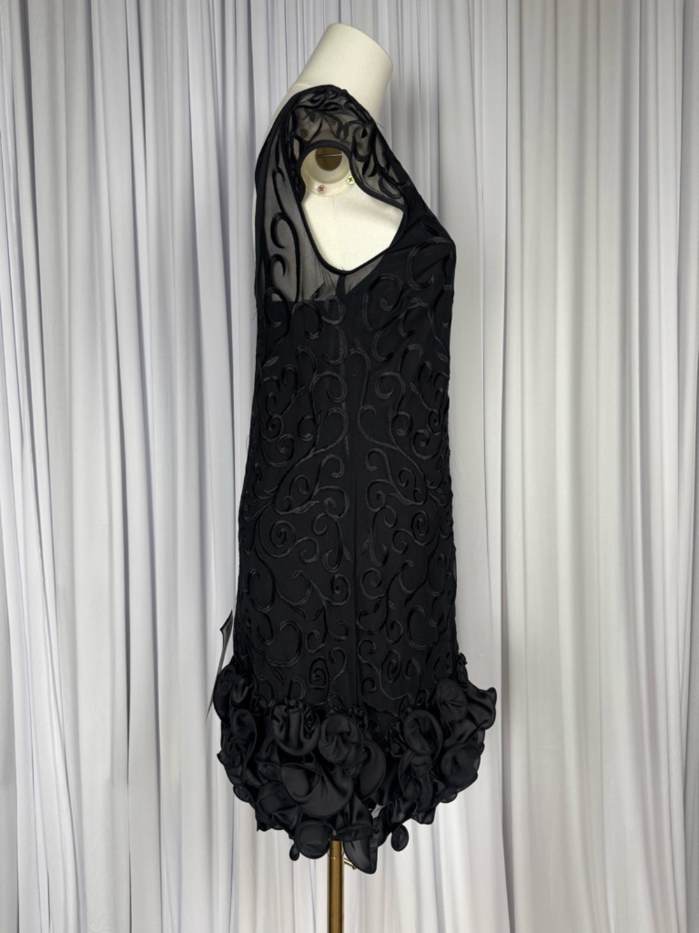 GUESS Black Embroidered Cap-Sleeve Mini Dress Women’s Size 4 - Picture 3 of 16